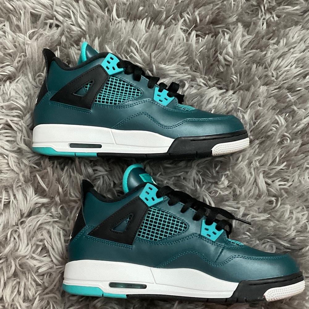 Nike Air Jorden 4 Retro 30th BG size 6Y w original box - Picture 2 of 5